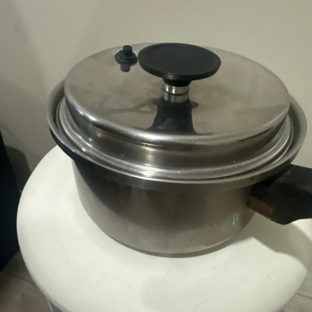 Vtg Royal Prestige 7 Ply Stainless Silver Alloy 1 Qt Sauce Pan 7.5
